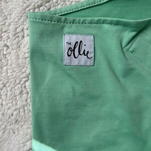 The Ollie(world) swaddle in mint green